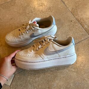 Worn 2 times. Nike platform tennis shoes - women’s size 7.5